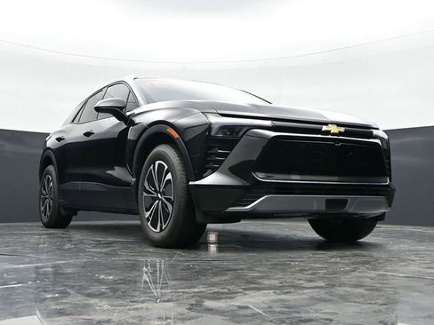 Used 2025 Chevrolet Blazer EV LT FWD image 37