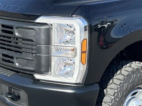 New 2026 Ford F250 XL w/ XL Off-Road Package image 9