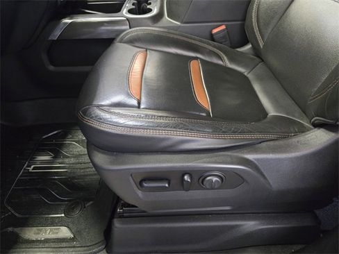 Used 2019 GMC Sierra 1500 AT4 w/ Off Road Performance Package image 25