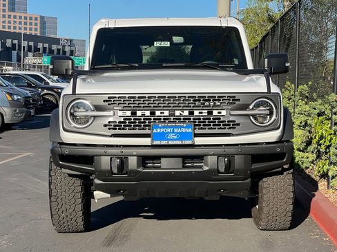 Used 2025 Ford Bronco Badlands image 10