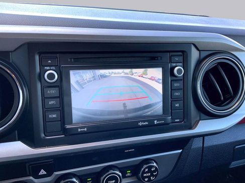 Used 2019 Toyota Tacoma SR5 AWD/4WD image 25