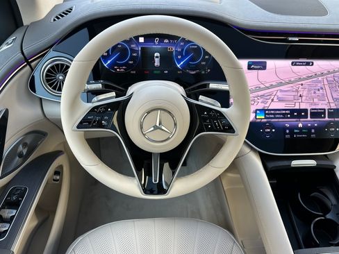 New 2026 Mercedes-Benz EQS 400 4MATIC SUV image 13