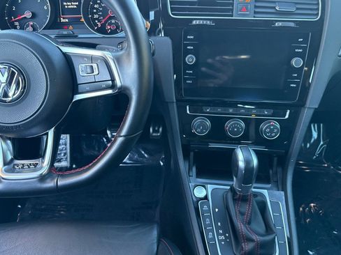 Used 2018 Volkswagen GTI SE w/ SE Leather Package image 29
