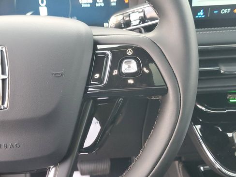 New 2026 Lincoln Corsair Premiere image 18