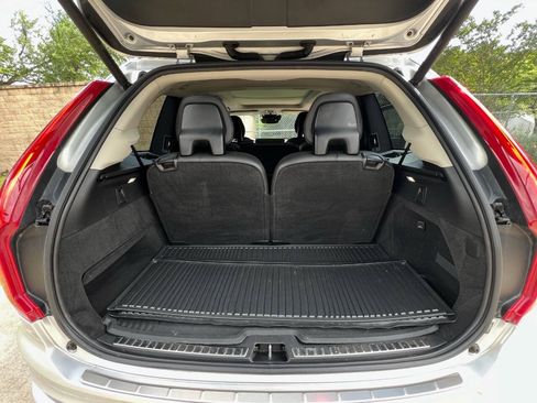 Used 2018 Volvo XC90 T6 Momentum w/ Convenience Package AWD/4WD image 30