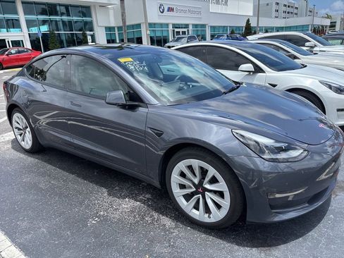 Used 2023 Tesla Model 3 Standard Range RWD image 4