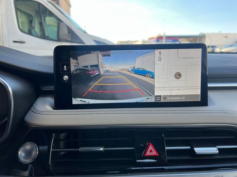 Used 2025 Genesis G70 2.5T image 17