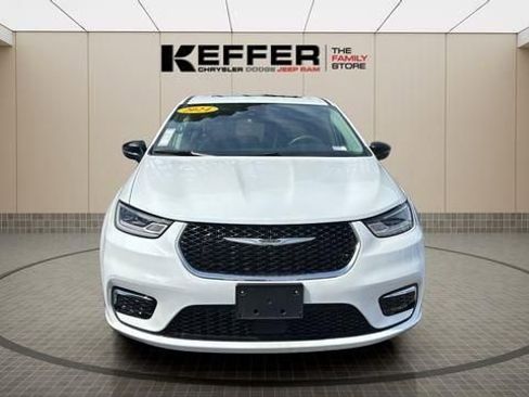 Used 2024 Chrysler Pacifica Limited FWD image 10