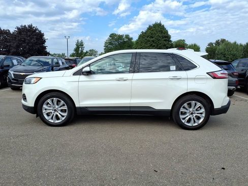 Used 2023 Ford Edge Titanium AWD/4WD image 2