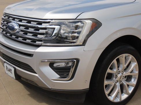 Used 2018 Ford Expedition Max Limited w/ Equipment Group 302A RWD image 3