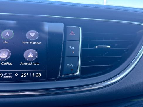 Used 2024 Buick Enclave Premium image 30