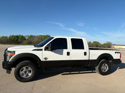 Used 2014 Ford F250 XL w/ Power Equipment Group image 49