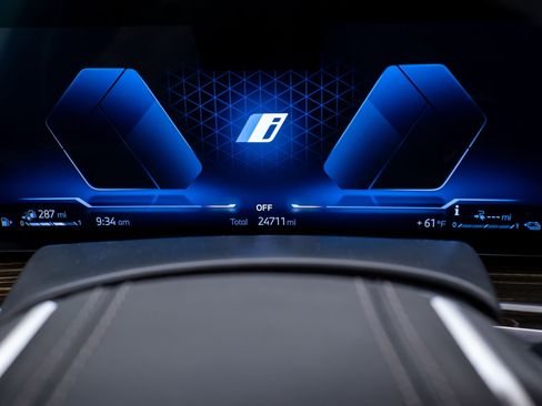 Certified 2025 BMW X5 xDrive50e image 22