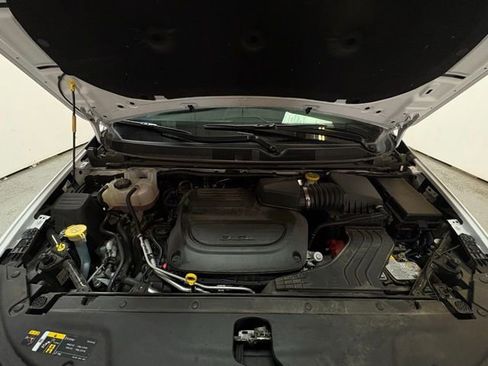 Certified 2025 Chrysler Pacifica Limited image 13