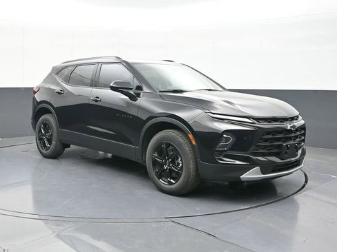 New 2025 Chevrolet Blazer LT w/ Midnight/Sport Edition FWD image 21