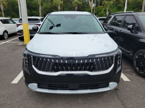 New 2026 Kia Carnival FWD image 2