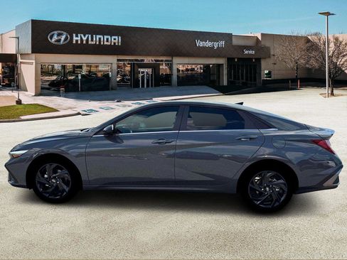 New 2026 Hyundai Elantra SEL Sport Premium FWD image 3
