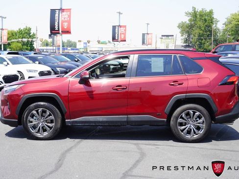 Used 2025 Toyota RAV4 XLE Premium AWD/4WD image 18