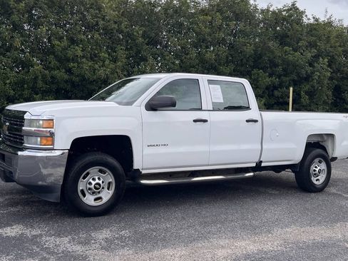 Used 2016 Chevrolet Silverado 2500 W/T AWD/4WD image 3