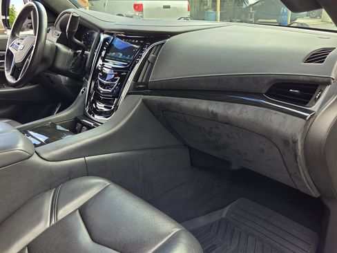 Certified 2018 Cadillac Escalade ESV Platinum RWD image 19