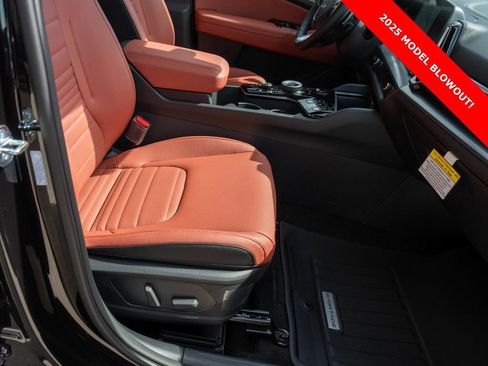 Used 2025 Kia Sportage SX Prestige image 10