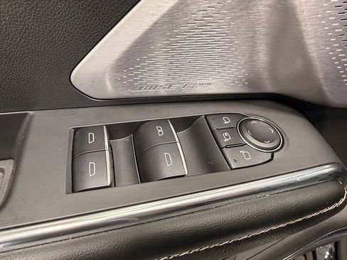 Used 2025 GMC Acadia Denali w/ Super Cruise Package image 23