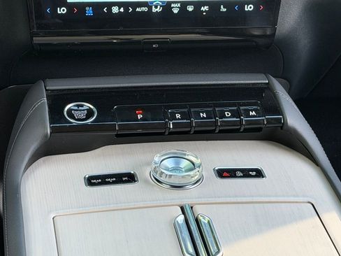 Used 2025 Lincoln Navigator L Reserve AWD/4WD image 23