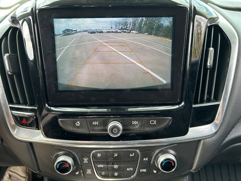 Used 2019 Chevrolet Traverse LT w/ LPO, Floor Liner Package image 5