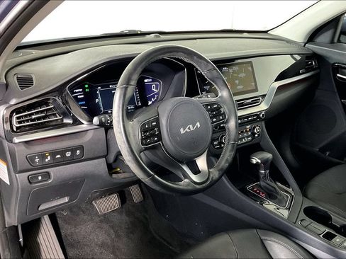 Used 2022 Kia Niro Touring Special Edition FWD image 14