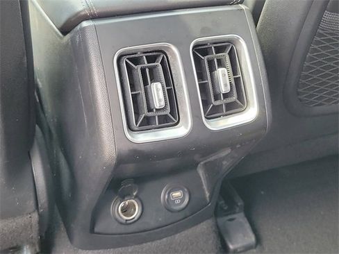 Used 2022 Kia Sorento EX w/ Panoramic Sunroof Package image 26