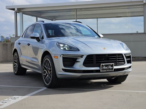 Used 2021 Porsche Macan Turbo image 10