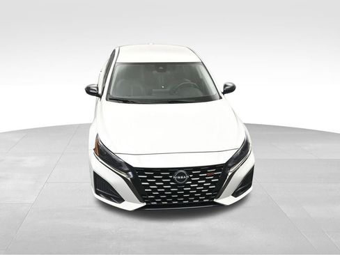 Used 2024 Nissan Altima 2.5 SR image 24