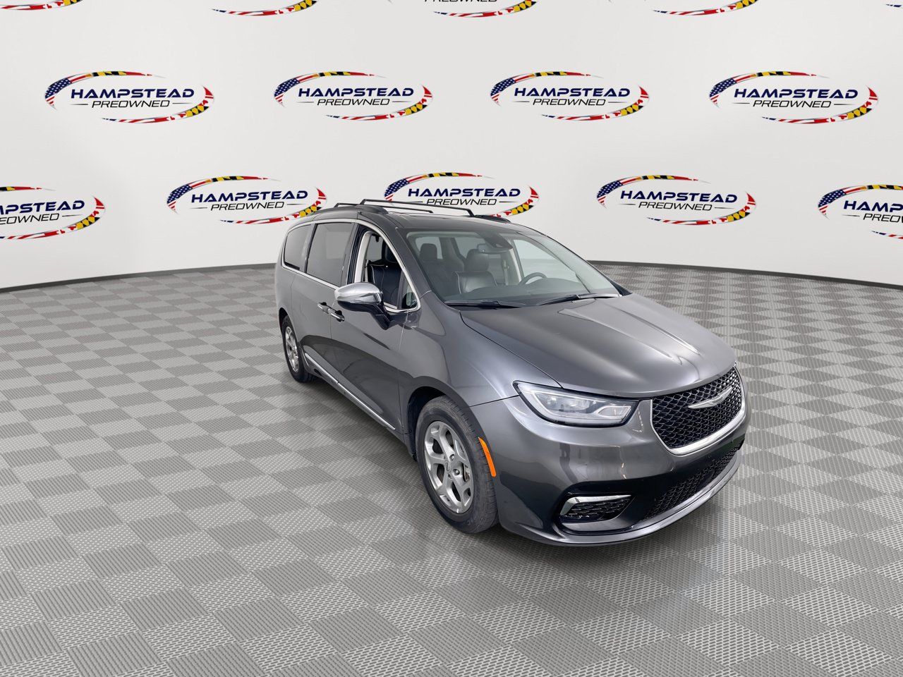 Used 2023 Chrysler Pacifica Limited FWD image 2
