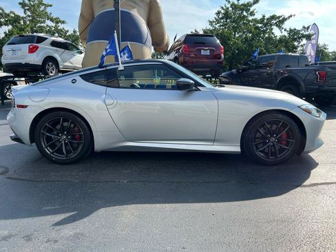Used 2023 Nissan Z w/ Floor Mat Package (L93) RWD image 7
