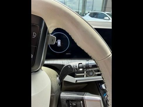 Used 2025 Hyundai Santa Fe Calligraphy AWD/4WD image 18
