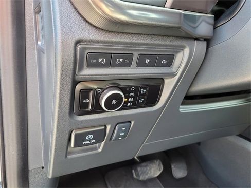 Used 2024 Ford F150 Platinum w/ FX4 Off-Road Package image 21
