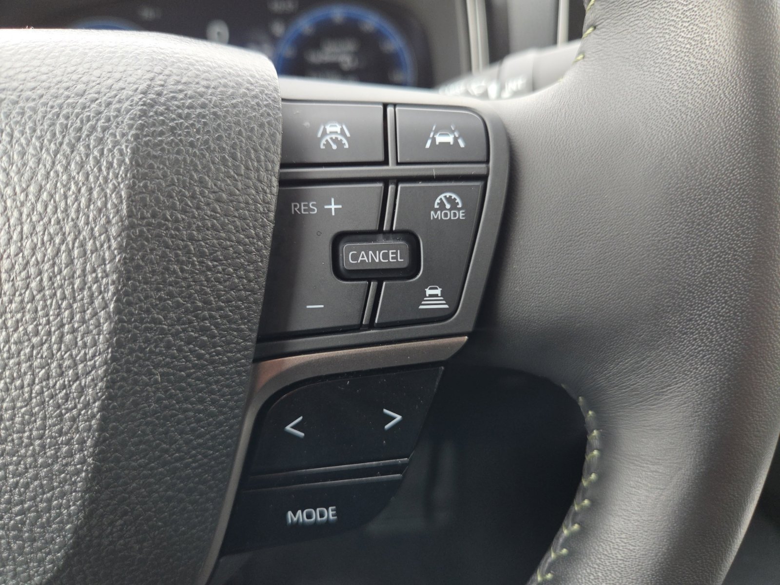 Used 2025 Toyota Camry XLE FWD image 25