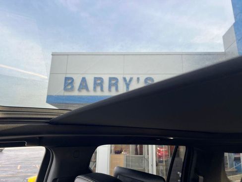 Used 2023 GMC Yukon XL Denali image 17