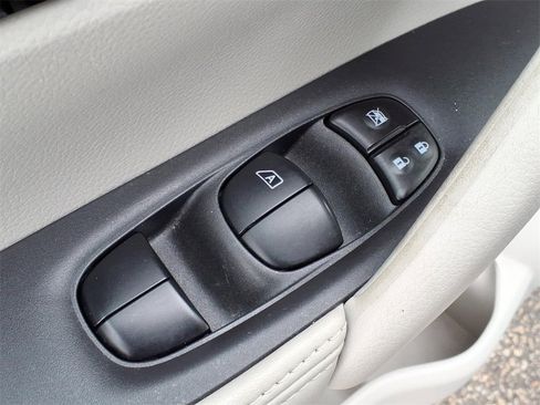 Certified 2022 Nissan Rogue Sport SV w/ Technology Package image 12