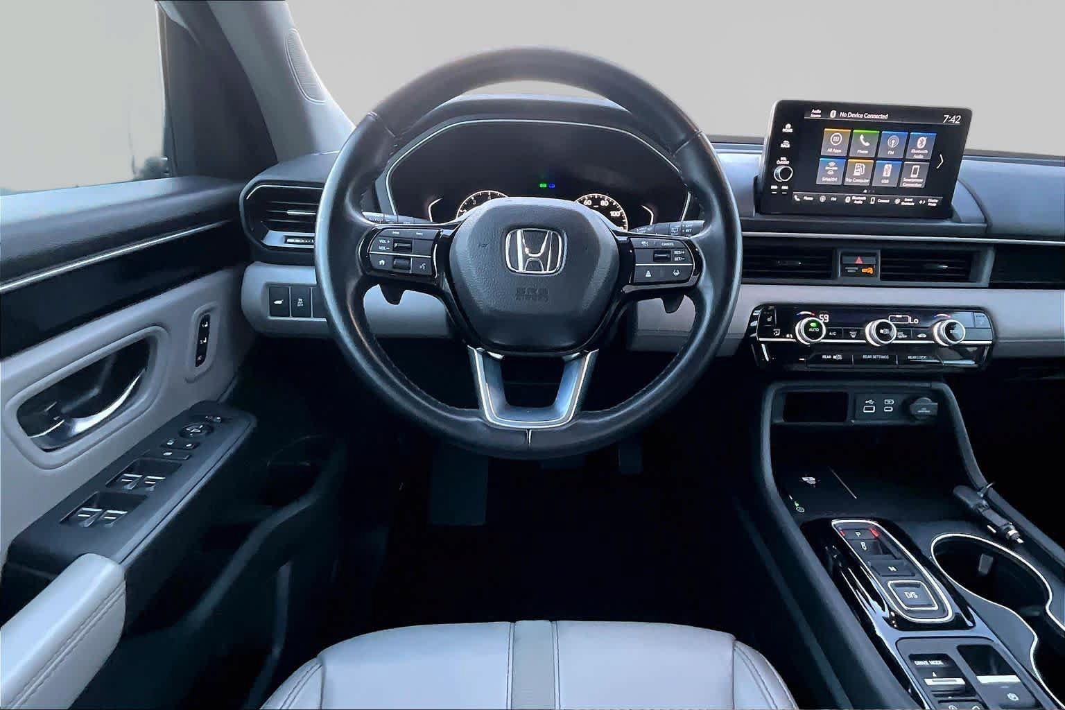 Used 2025 Honda Pilot EX-L image 6