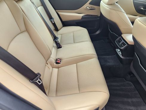 Used 2019 Lexus ES 350 w/ Premium Package image 32