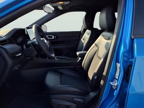 New 2026 Jeep Compass Latitude image 14