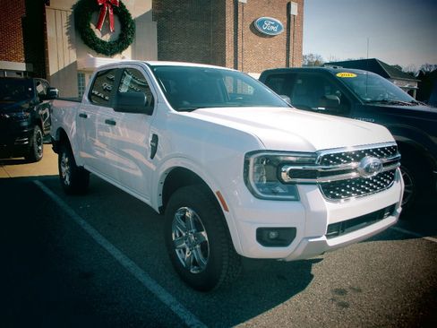 New 2025 Ford Ranger XLT w/ FX4 Off-Road Package AWD/4WD image 1