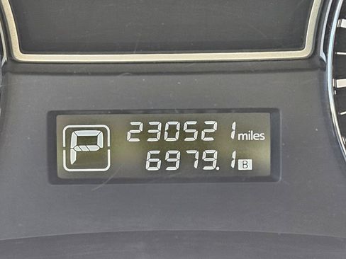 Used 2015 Nissan Pathfinder SL w/ SL Premium Package FWD image 29
