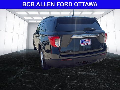 Used 2023 Ford Explorer XLT w/ Class IV Trailer Tow Package AWD/4WD image 3