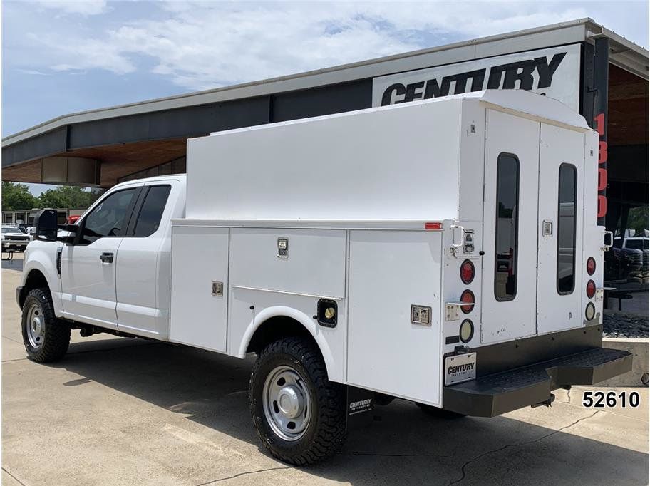 Used 2017 Ford F350 4x4 SuperCab Super Duty image 6