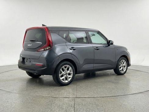 Used 2025 Kia Soul LX w/ LX Technology Package FWD image 9