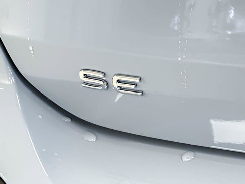 New 2026 Volkswagen Taos SE image 25