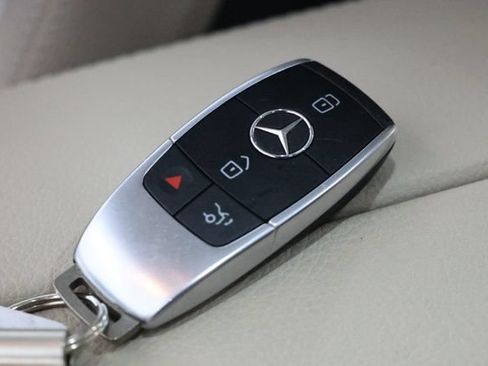 Used 2020 Mercedes-Benz C 300 4MATIC Sedan image 37