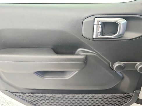 Used 2022 Jeep Wrangler Sport AWD/4WD image 32